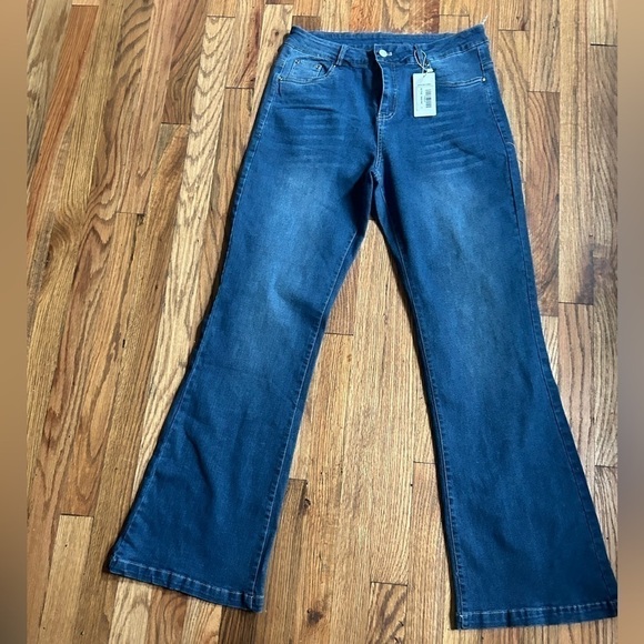 no brand Denim - NWT Flare High Rise Medium Wash Jeans ( No Brand ) Size Large Stretchy